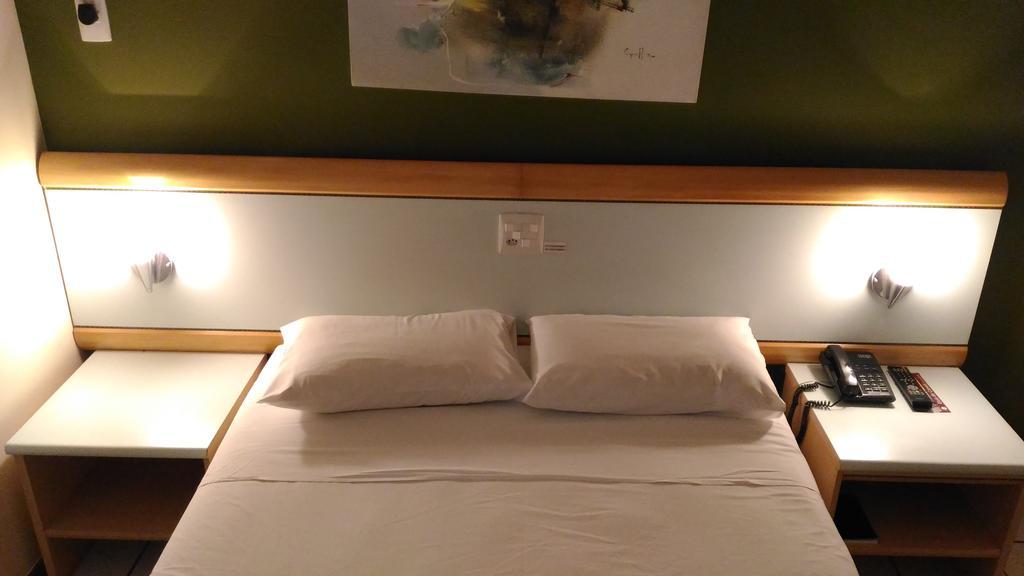 Apart Hotel Quartier Latin วิตอเรีย ภายนอก รูปภาพ